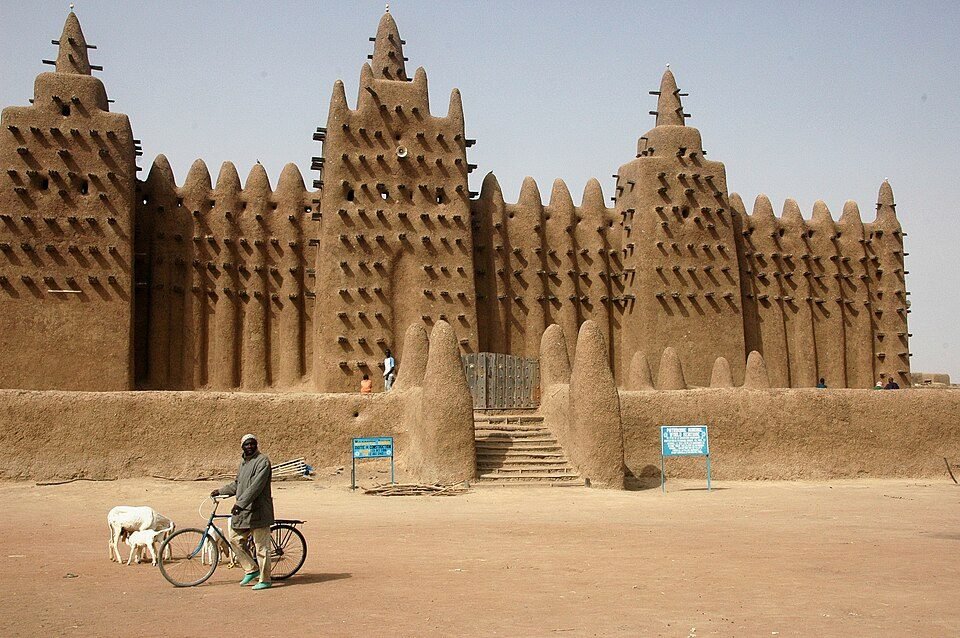 La grande mosquée de Djenné, en terre crue