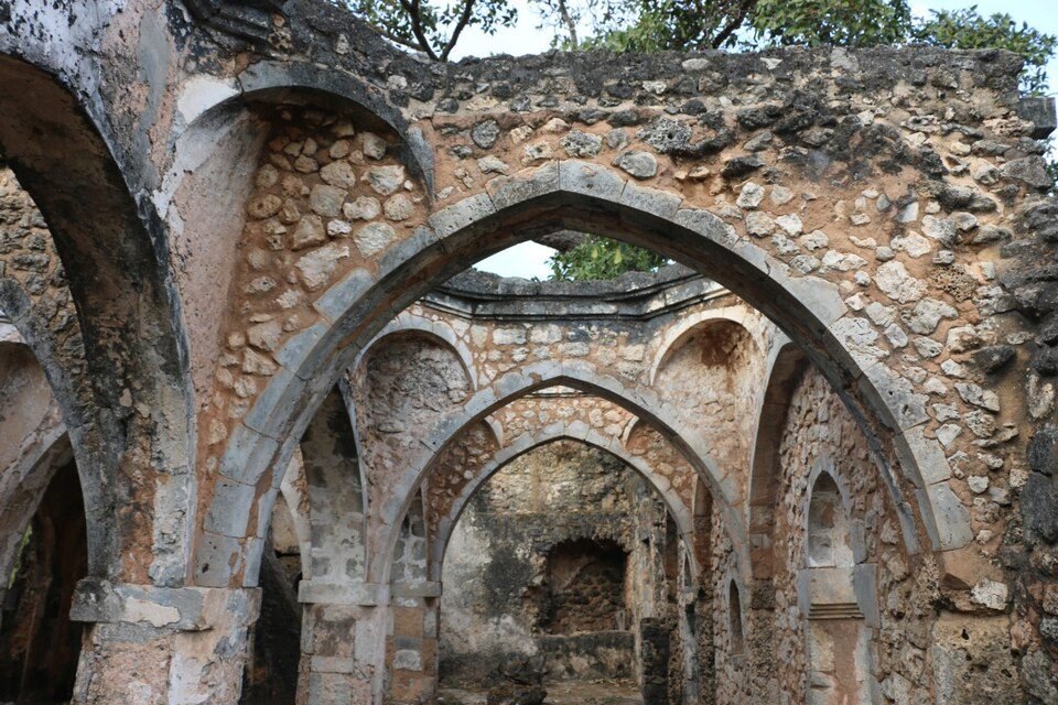 Arcades de la grande mosquée de Kilwa Kisiwani