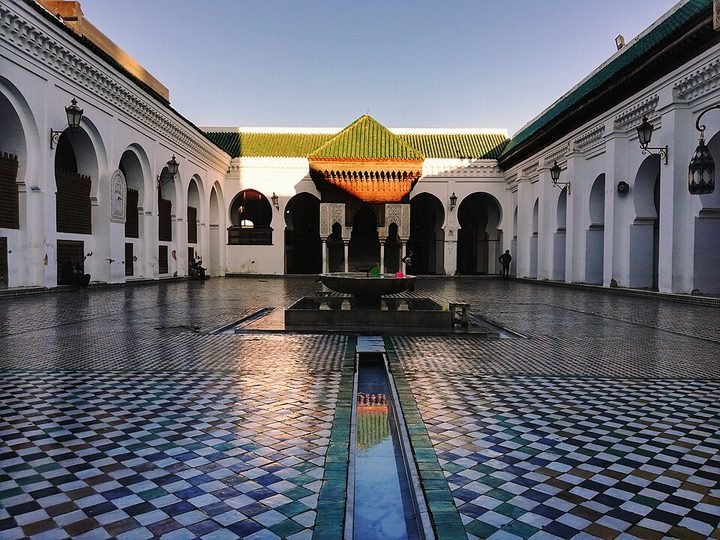 Aucun portrait connu (IXe siècle) : la photo montre l'université al-Qarawiyyin à Fès