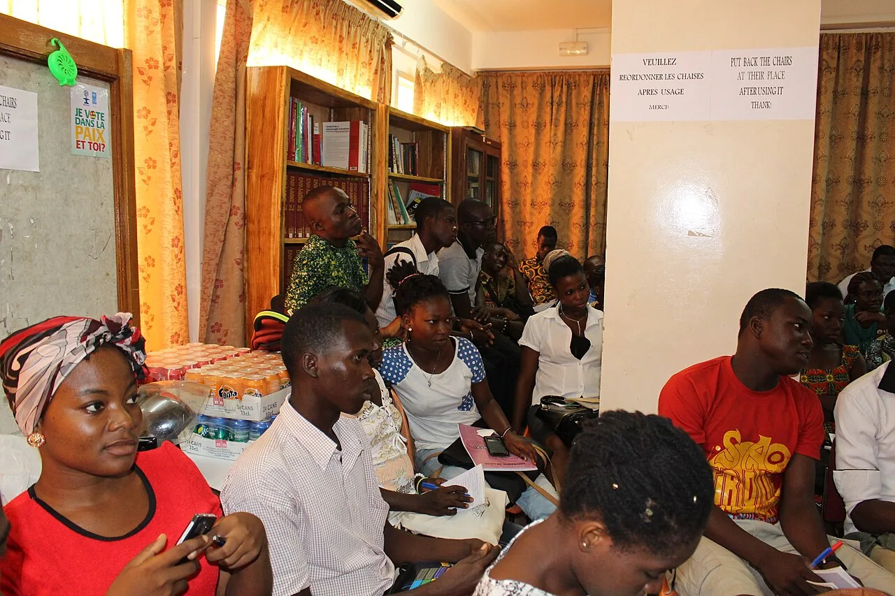 Former la jeunesse africaine : le défi des compétences numériques à l&rsquo;horizon 2030