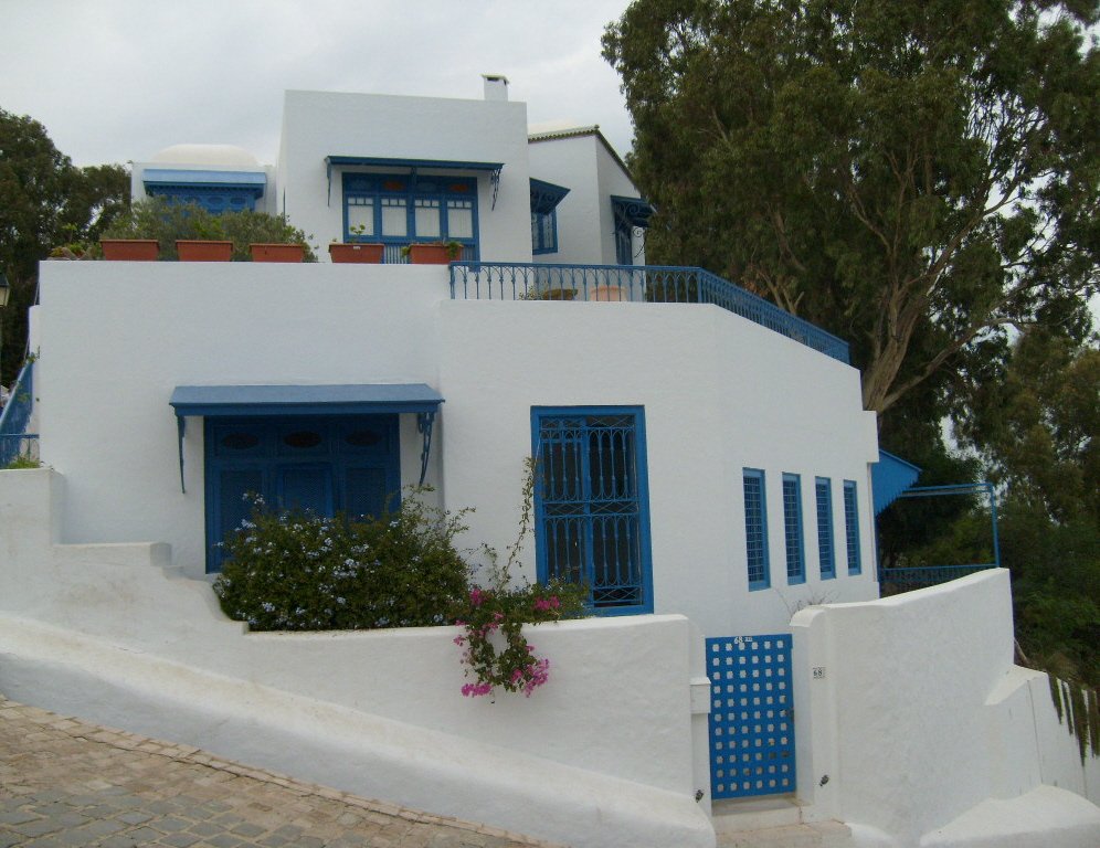 logement-maison-sidi-bou-said-tunisie-2026.webp Maison traditionnelle bleu et blanc a Sidi Bou Said en Tunisie