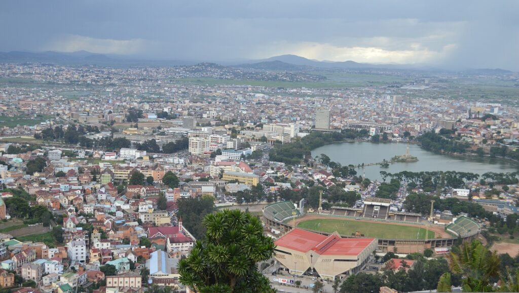 vivre-a-madagascar-2026-antananarivo.webp Vue d'Antananarivo, capitale de Madagascar