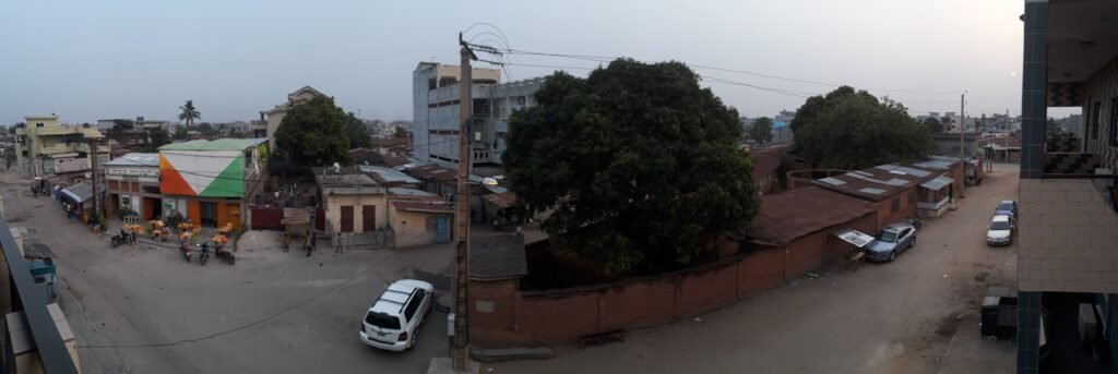 vivre-au-benin-2026-cotonou-panorama.webp Vue panoramique de la ville de Cotonou, capitale economique du Benin