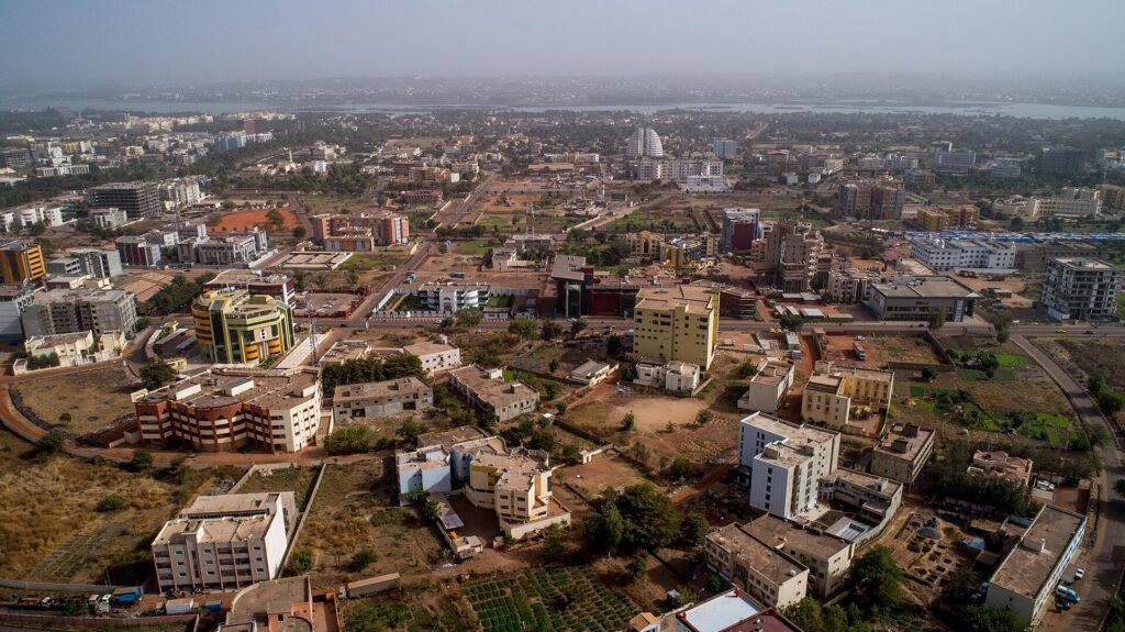 vivre-au-mali-2026-bamako.webp Vue aerienne de Bamako, capitale du Mali, et du fleuve Niger