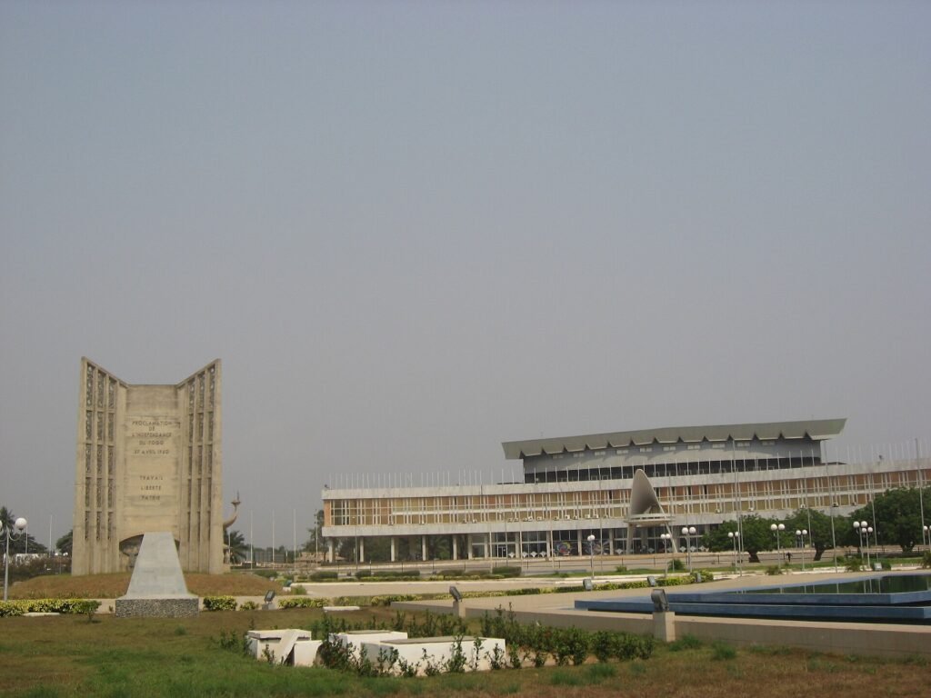 vivre-au-togo-2026-lome.webp Immeubles et quartier des affaires de Lome, capitale du Togo