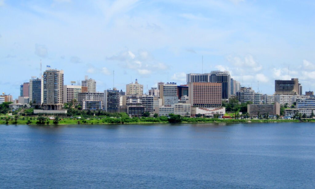 Vivre en Côte d&rsquo;Ivoire en 2026 : Abidjan, travail et investissement