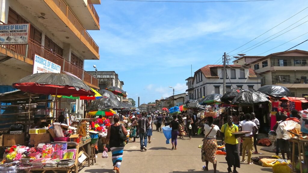 Vivre en Sierra Leone en 2026 : Freetown, plages et péninsule