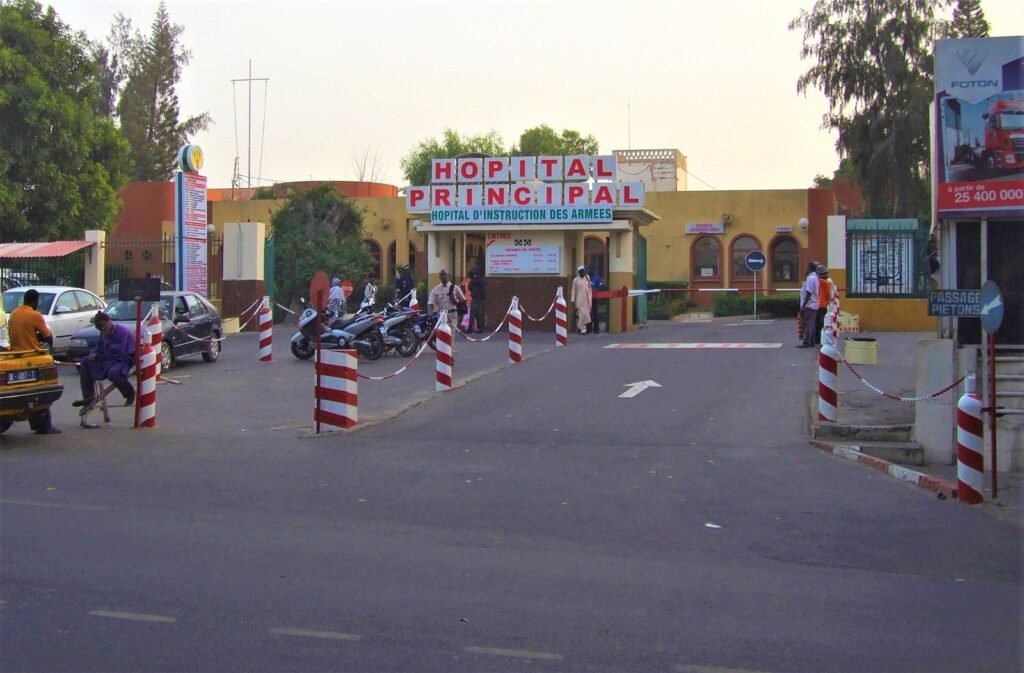 Entrée de l'Hôpital principal de Dakar (Sénégal)