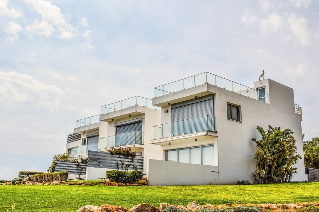 Immobilier en Côte d&rsquo;Ivoire en 2026 : acheter et investir à Abidjan
