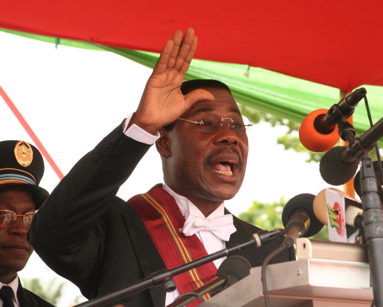Pension Boni Yayi : l&rsquo;ex-président béninois réclame ses droits à Talon et Houngbédji