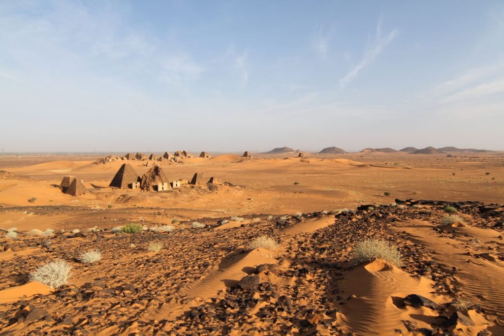 Pyramides de Méroé : pourquoi la guerre au Soudan menace ce trésor antique sans que personne ne soit sanctionné